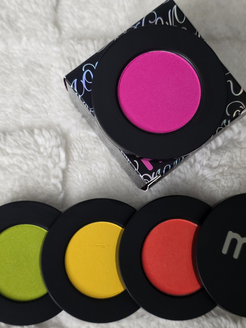 MELT COSMETICS RADIOACTIVE STACK PRESSED PIGMENT NIB - Picture 9 of 11